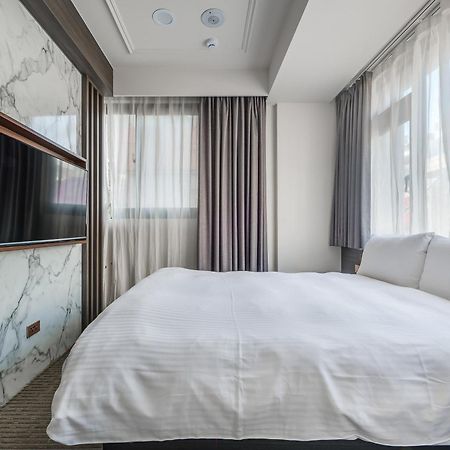 Dream Mansion Hotel Тайджун Екстериор снимка