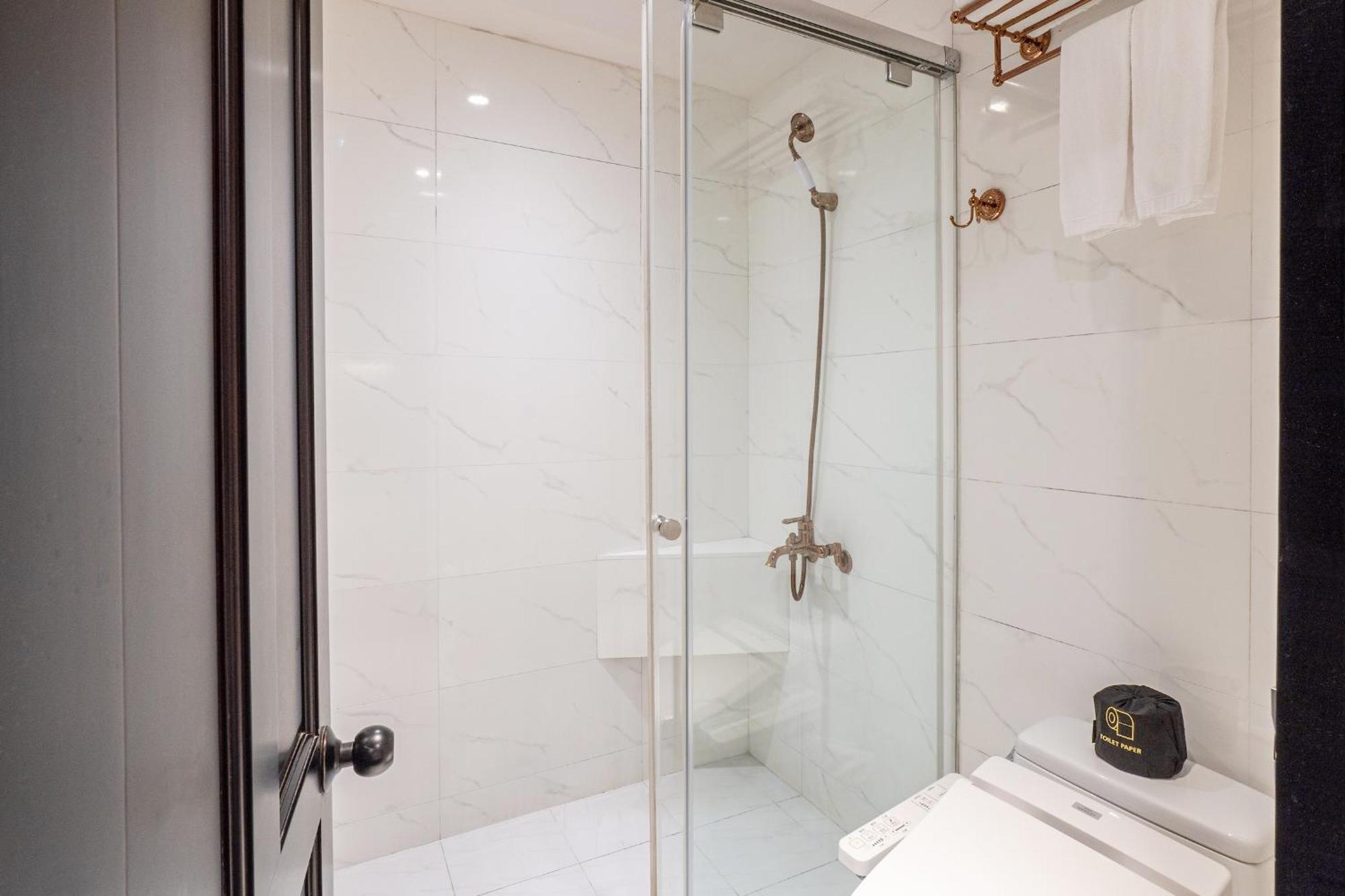 Dream Mansion Hotel Тайджун Екстериор снимка