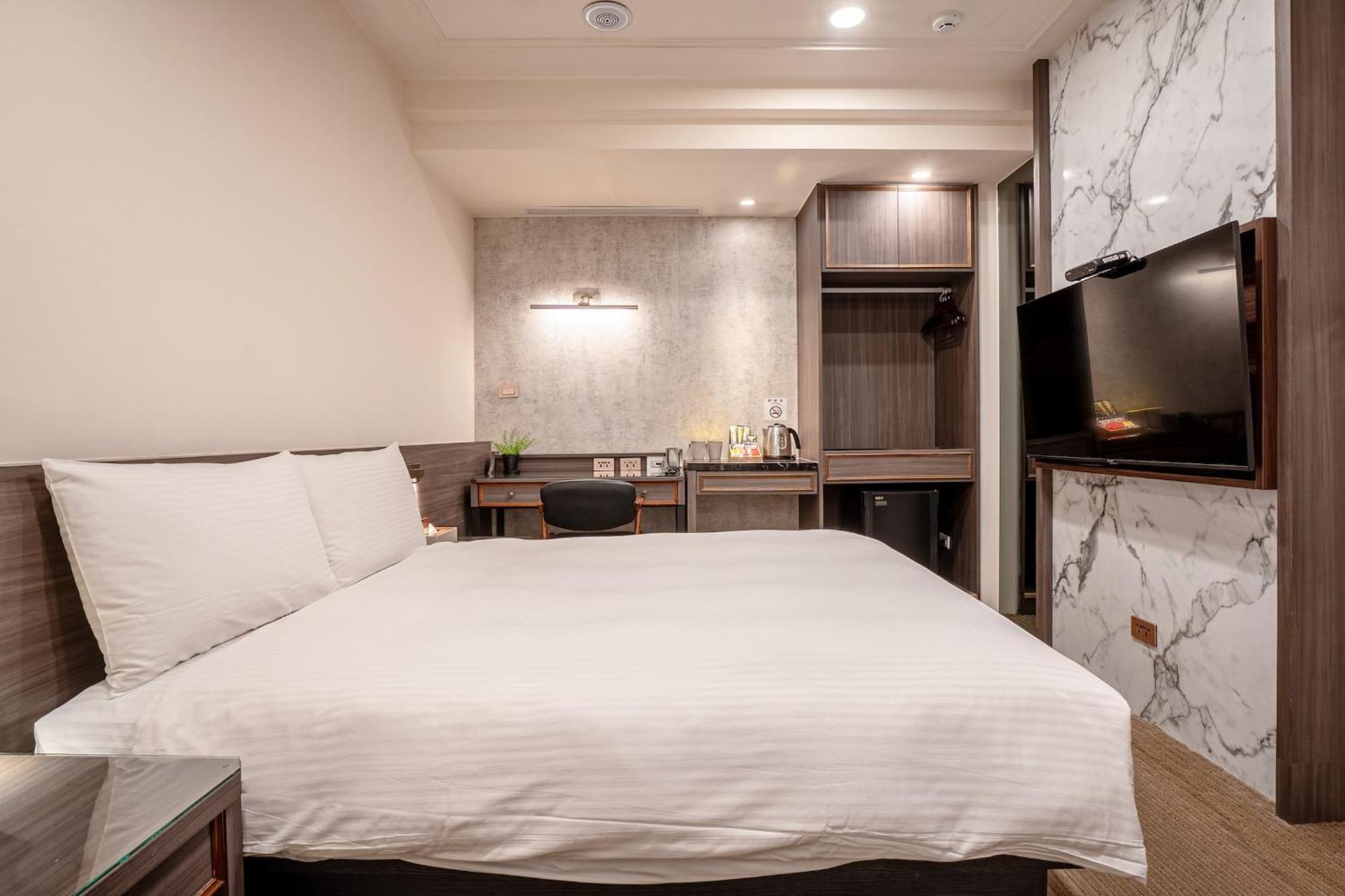 Dream Mansion Hotel Тайджун Екстериор снимка