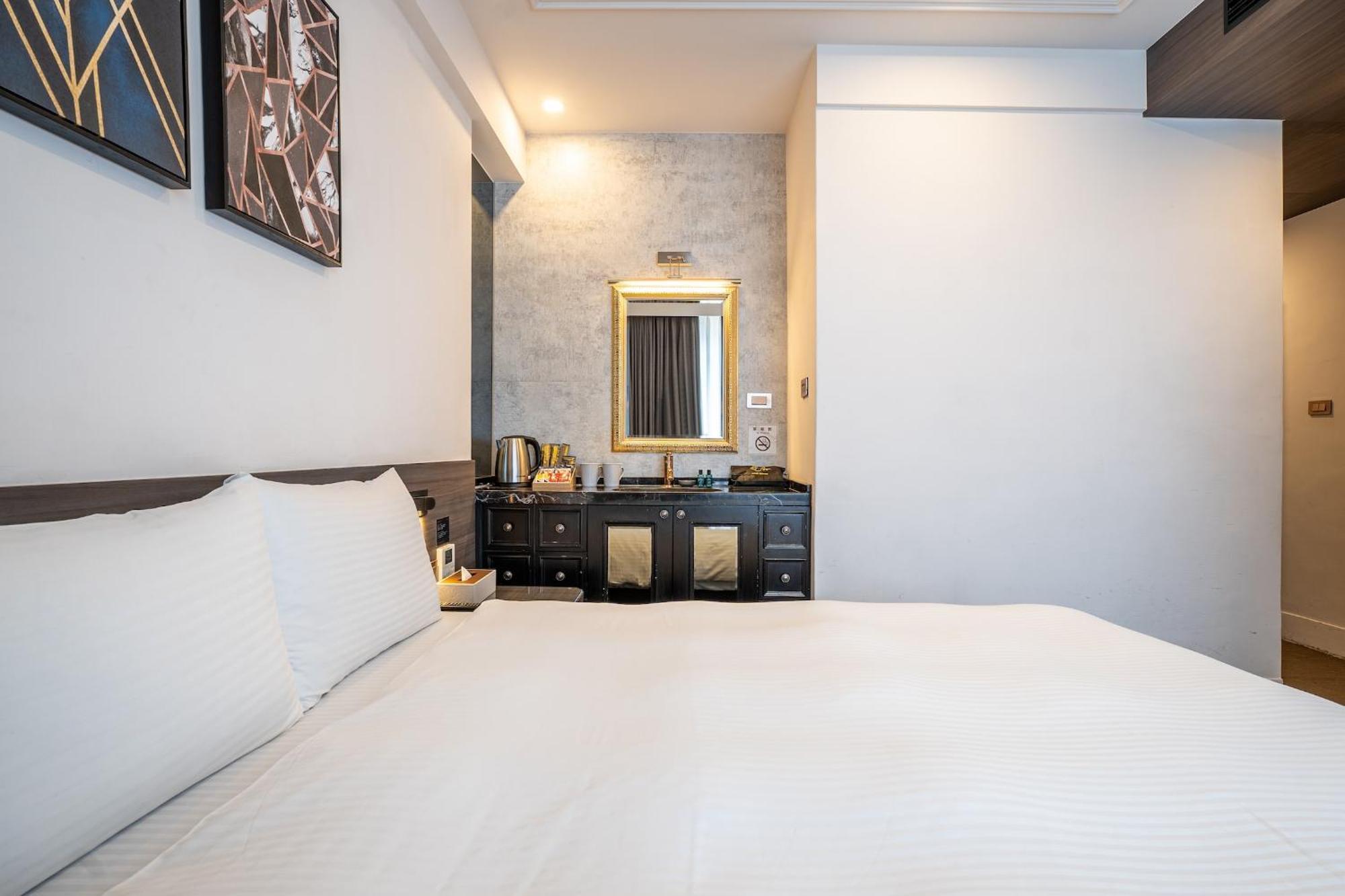 Dream Mansion Hotel Тайджун Екстериор снимка