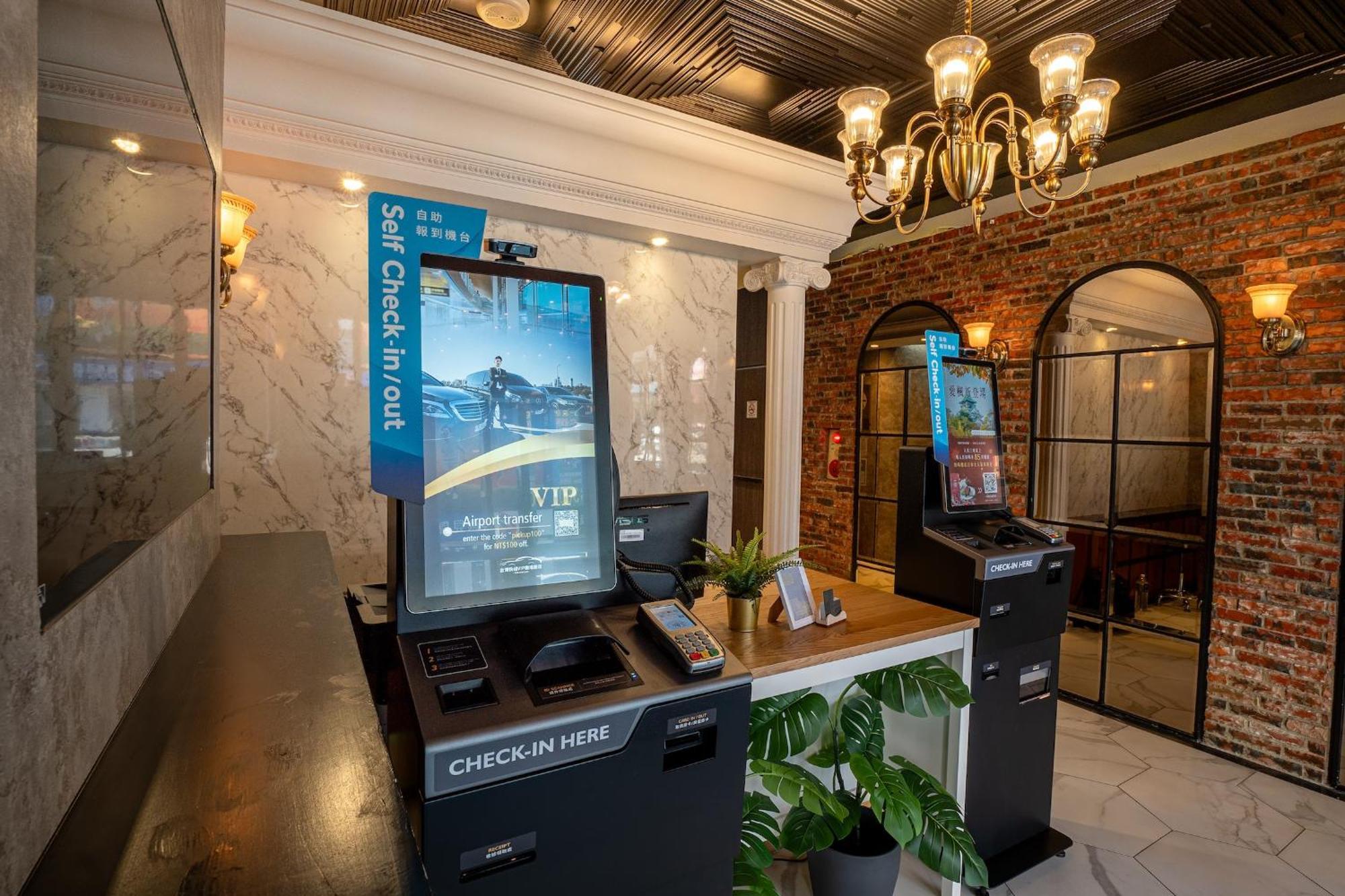 Dream Mansion Hotel Тайджун Екстериор снимка