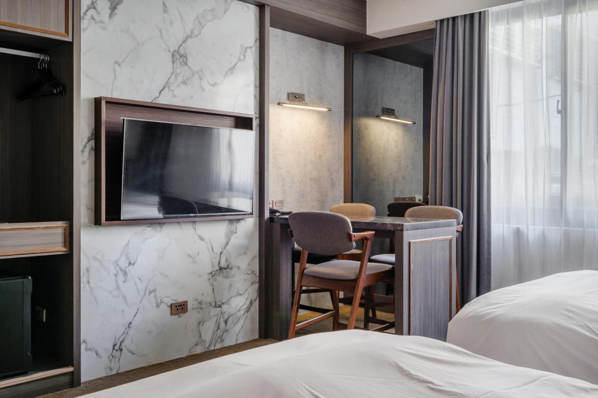 Dream Mansion Hotel Тайджун Екстериор снимка