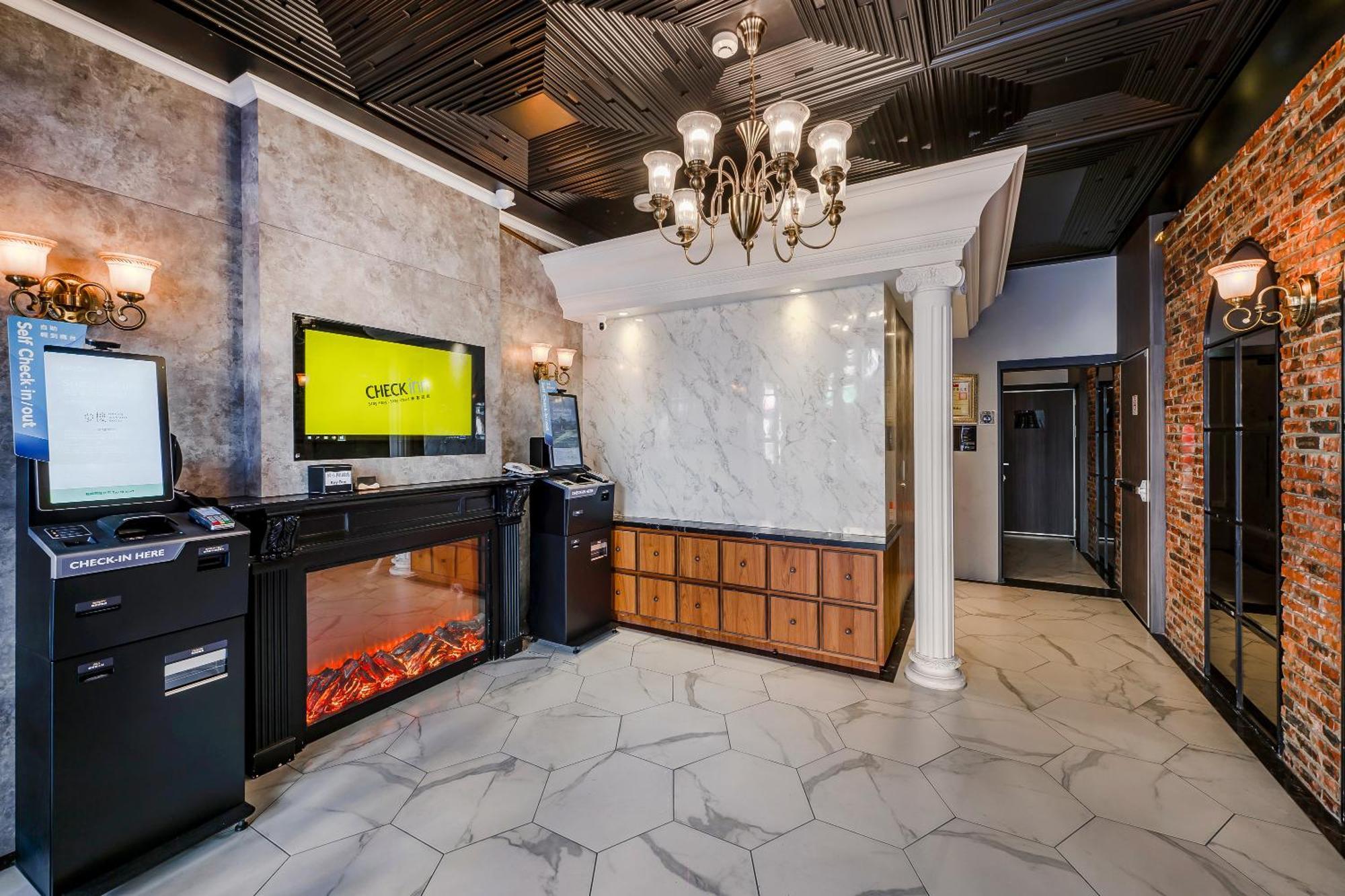 Dream Mansion Hotel Тайджун Екстериор снимка