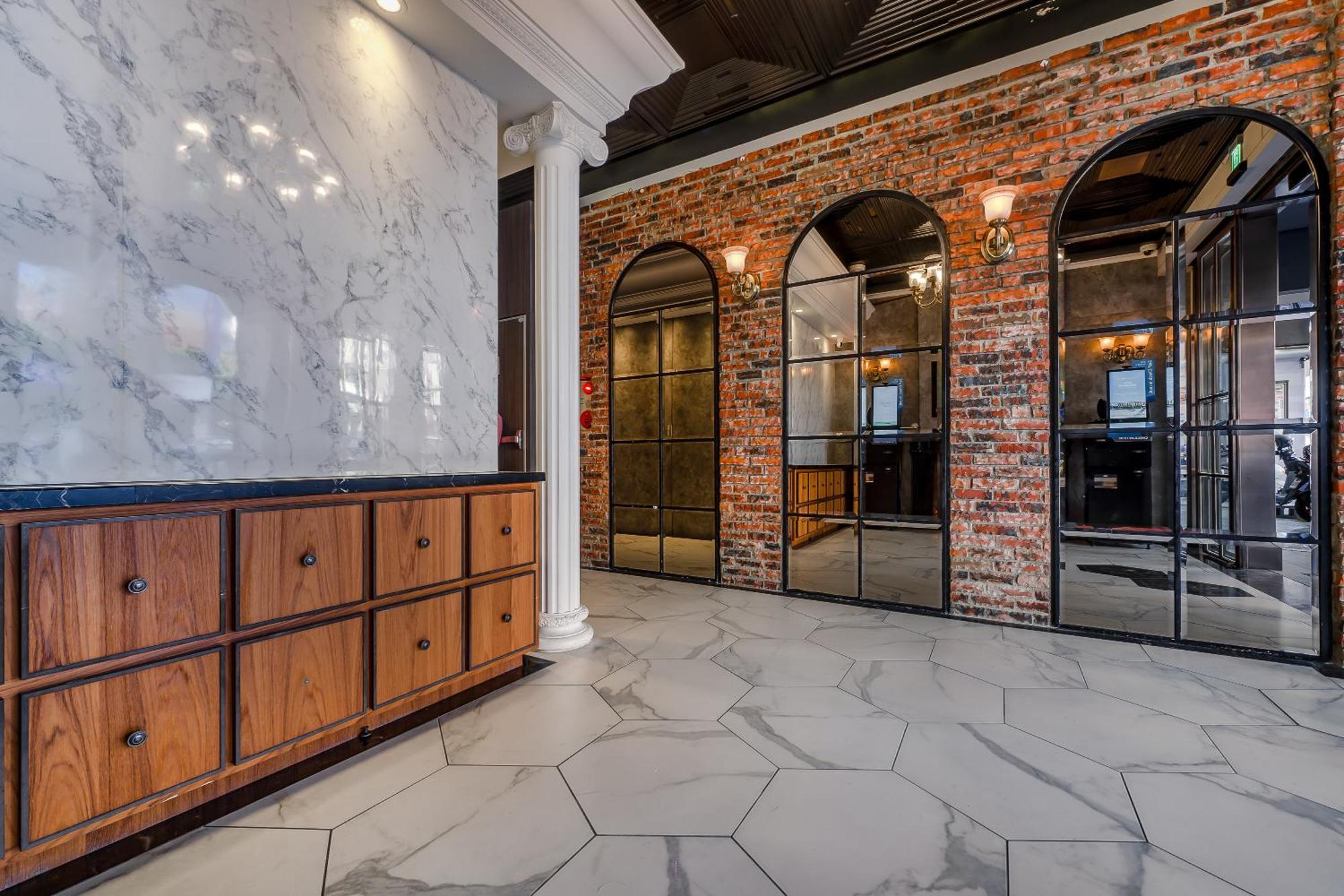 Dream Mansion Hotel Тайджун Екстериор снимка