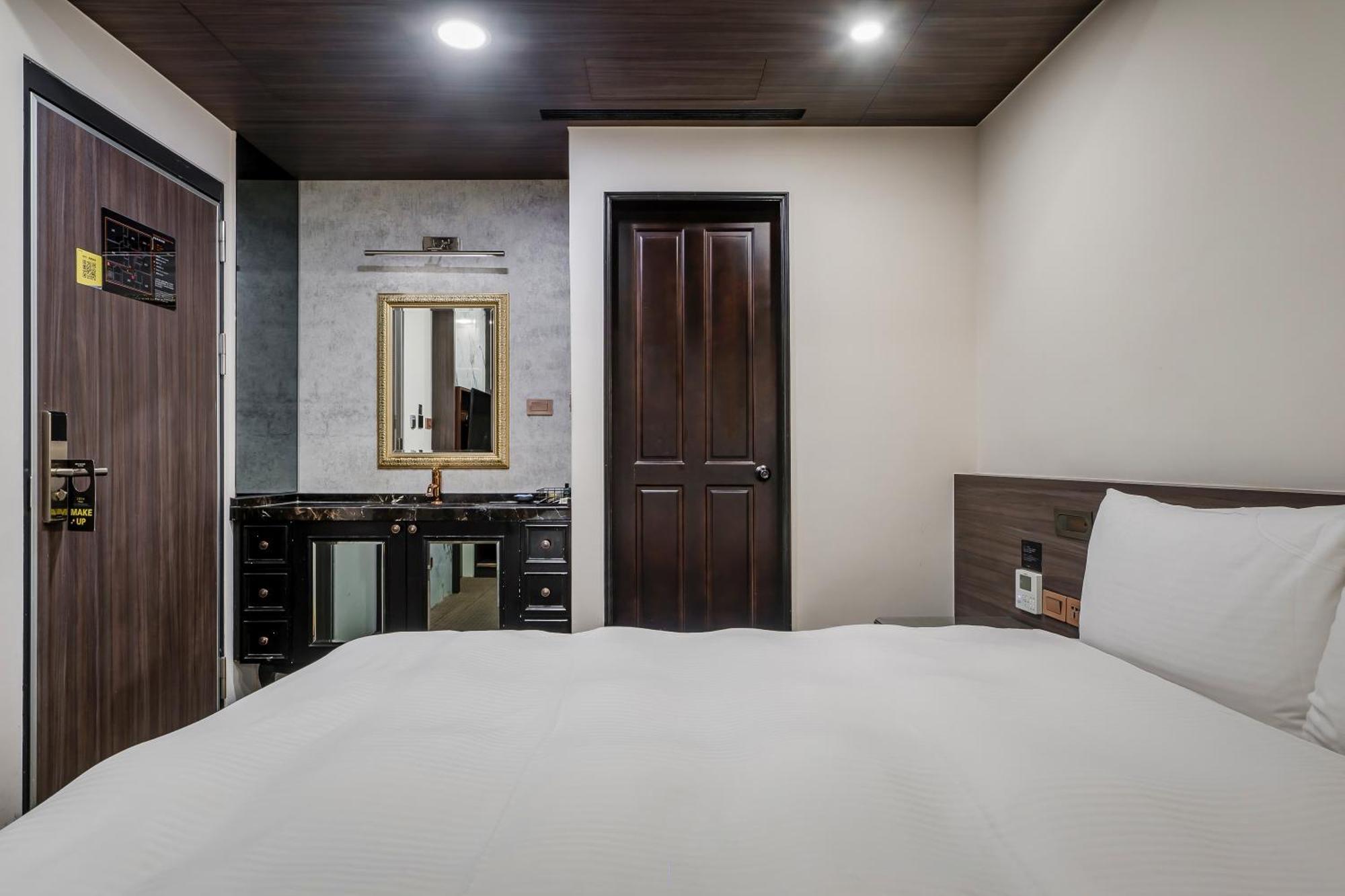 Dream Mansion Hotel Тайджун Екстериор снимка