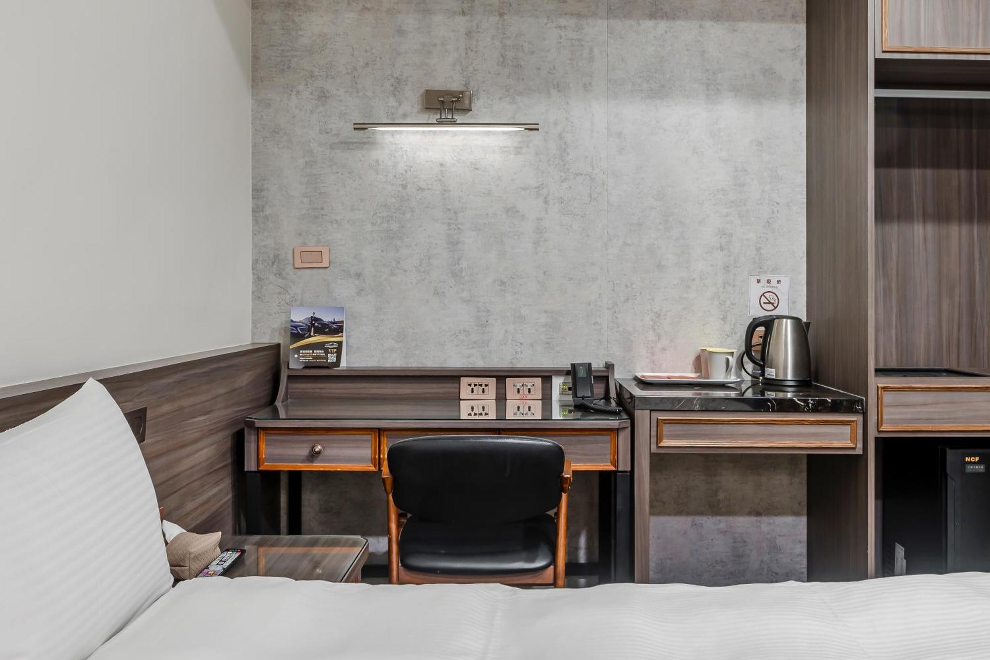 Dream Mansion Hotel Тайджун Екстериор снимка