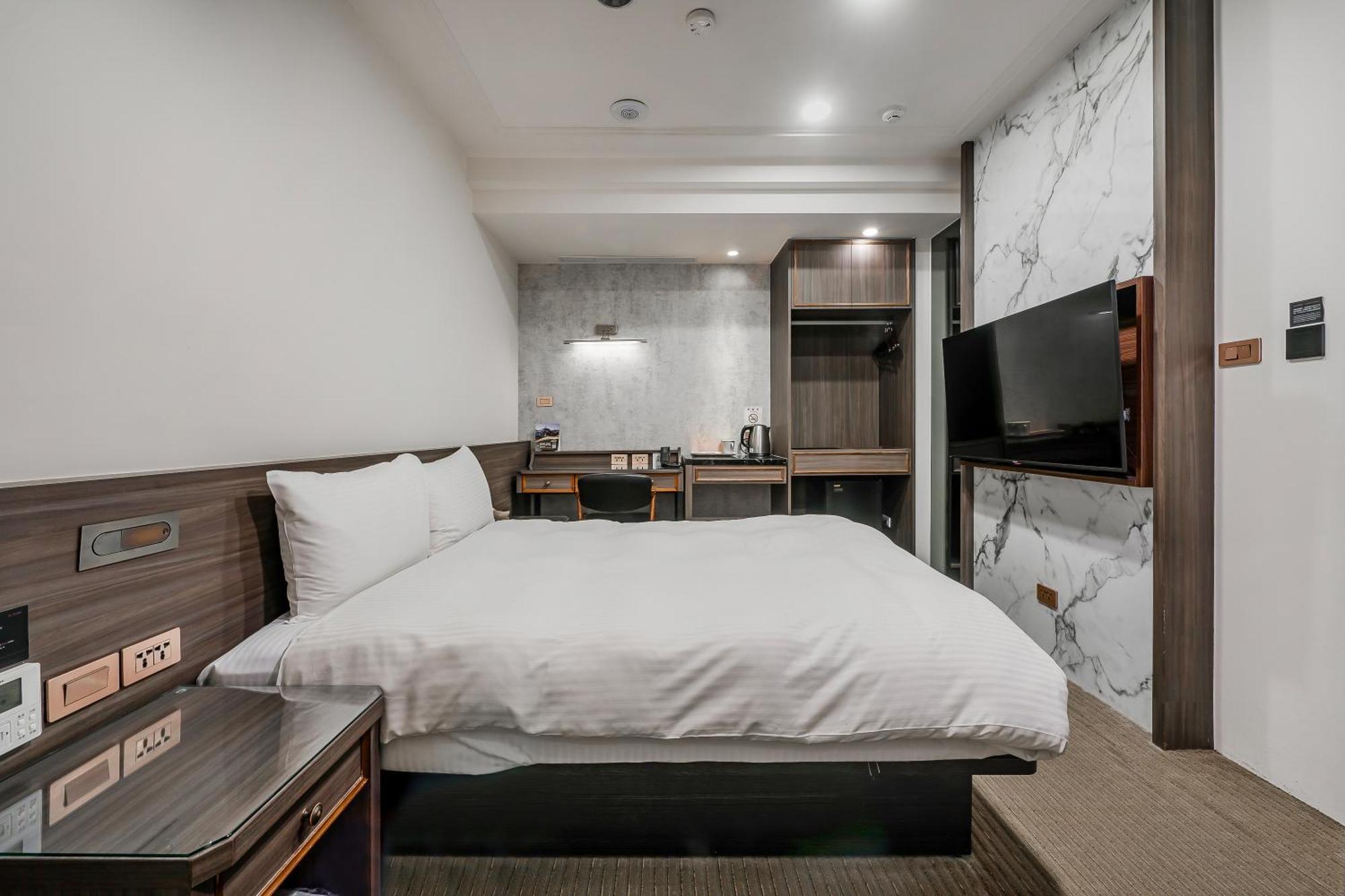 Dream Mansion Hotel Тайджун Екстериор снимка